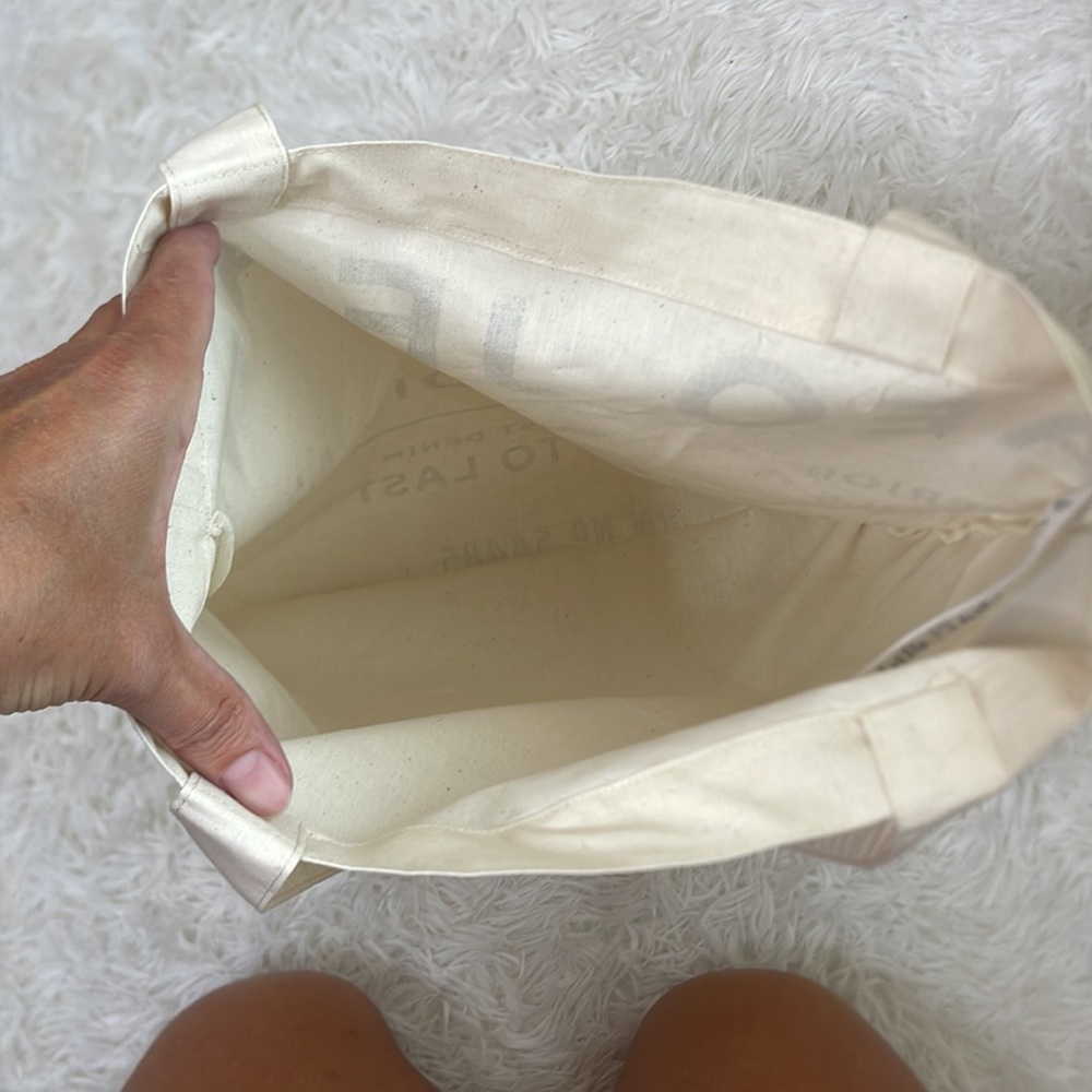 👜NWOT AE tote - Picture 4 of 5